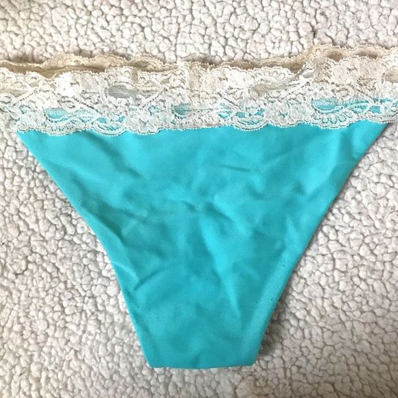 Beach Bunny Lady Lace Bikini Bottom - Picture 4 of 5